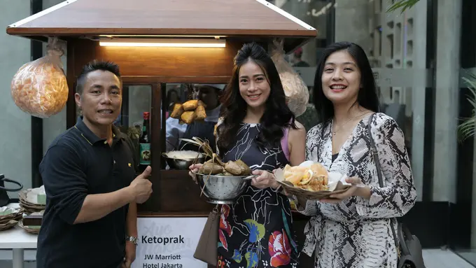 Begini Jadinya saat Jajanan Kaki Lima Disulap Jadi Menu Spesial Hotel Bintang Lima