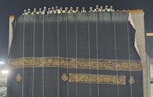 FOTO: Momen Penggantian Kiswah Ka'bah di Malam Tahun Baru 1 Muharram 1445 Hijriah
