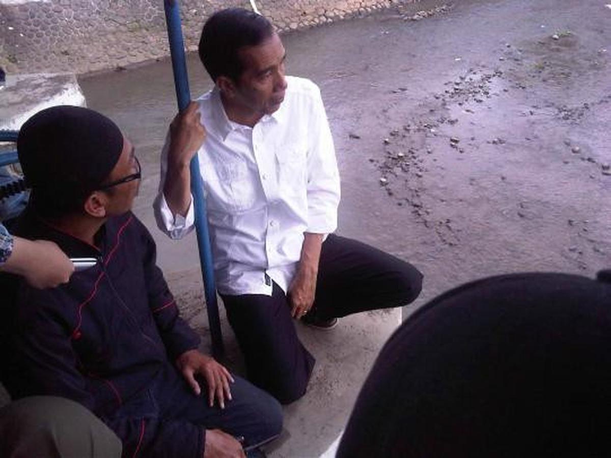 Gubernur DKI Jakarta Joko Widodo tinjau pintu air Katulampa