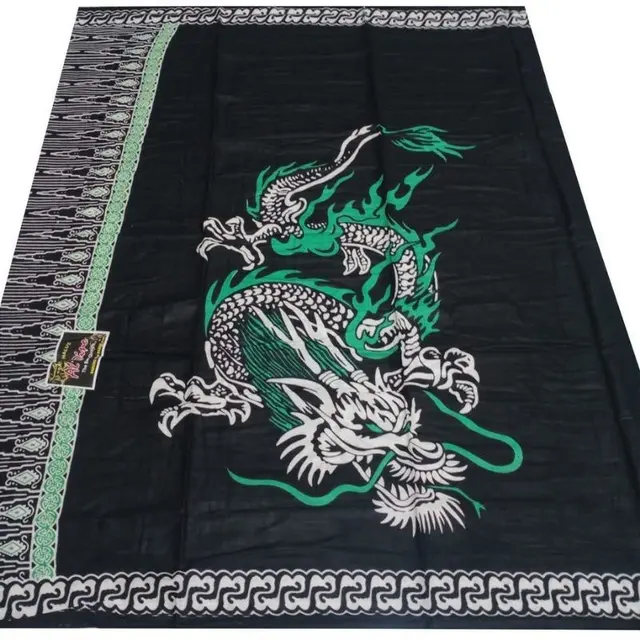 Sarung dengan Motif Naga