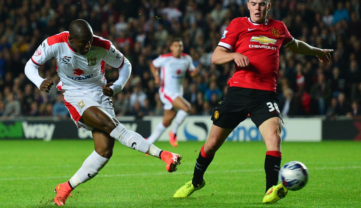 2. Manchester United - Laga memalukan tersemat di saat setan merah ditaklukan oleh tim baru lahir Milton Keynes Dons FC pada gelaran League Cup 2014. Memainkan pemain top macam David de Gea dan Shinji Kagawa, meraka takluk 0-4. (AFP/Carl Court)
