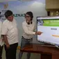 (ka-ki) CEO MatahariMall Hadi Wenas, Direktur Koordinasi Pengumpulan, Komunikasi dan Informasi Zakat Nasional,  Arifin Purwakananta dan Head of Communications and Partnerships MatahariMall.com, Alvin Aulia Akbar di peluncuran layanan kalkulator zakat. 