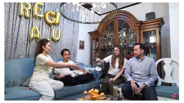 7 Momen Ayu Dewi dan Suami Rayakan Ultah Pernikahan ke-8, Penuh Kebahagiaan