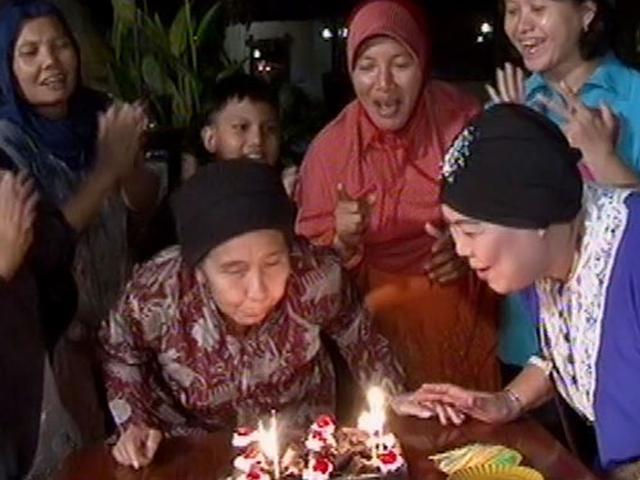 Video Mak Ijah Rayakan Ultah Di Lokasi Syuting Showbiz Liputan6 Com