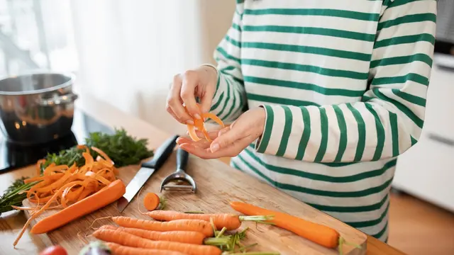 Bukan Cuma Kurang Tidur, Kebiasaan Sehari-Hari Ini Ternyata Juga Bisa Membuat Mata Cepat Lelah - 5