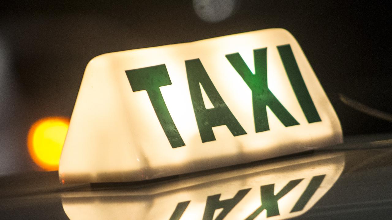 Pastikan Hal Ini Agar Kamu Jauh Dari Bahaya Saat Naik Taksi!