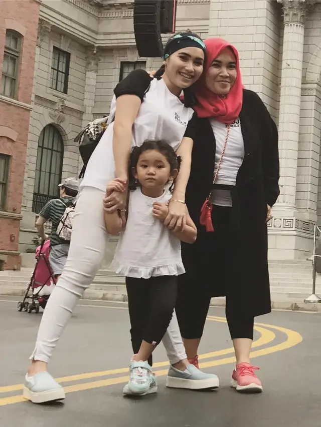 [Bintang] Unggahan Artis di Hari Ibu