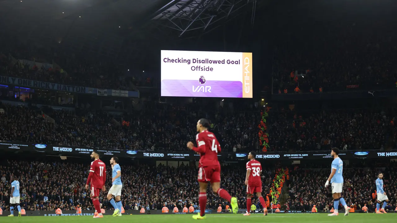 Foto: Melihat Gol Van Dijk yang Dianulir Wasit, Liverpool Babak Belur Dihajar Manchester City di Liga Inggris