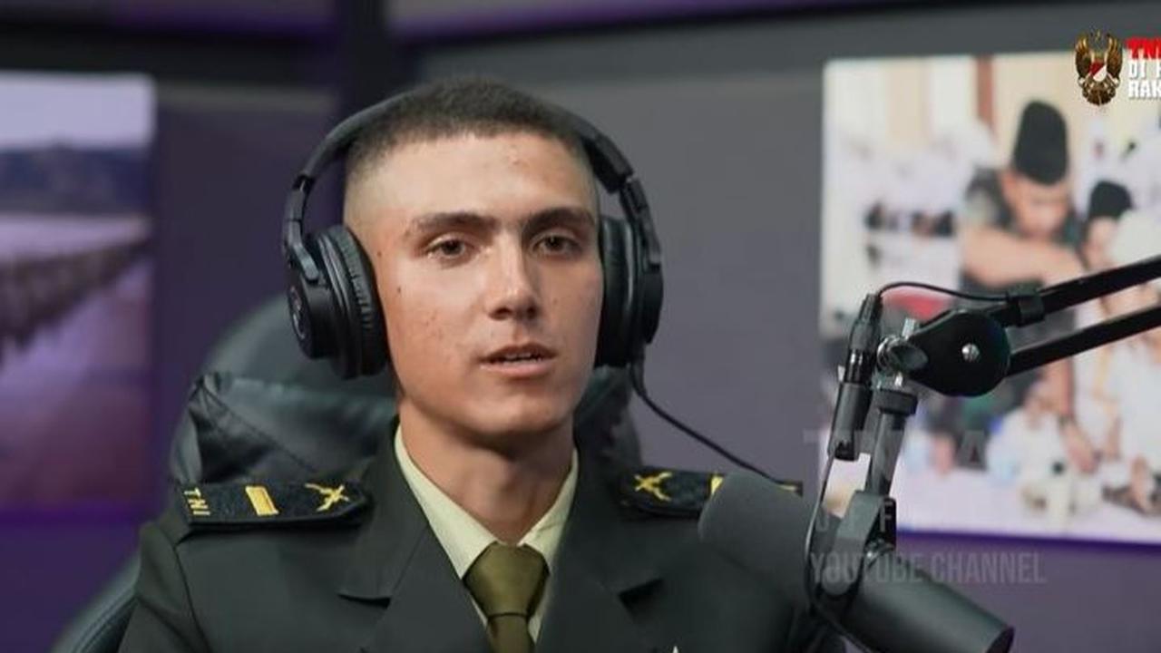 Meski begitu, Ia tetap menjalaninya dengan sungguh-sungguh. Semua perjuangan dan usaha yang sudah dilakukannya pun akhirnya terbayar semua. Ia berhasil lulus pendidikan Akademi Militer.