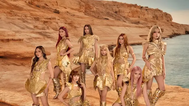 BINI saat manggung di Coachella kenakan Warrior Look. [@bini_ph]