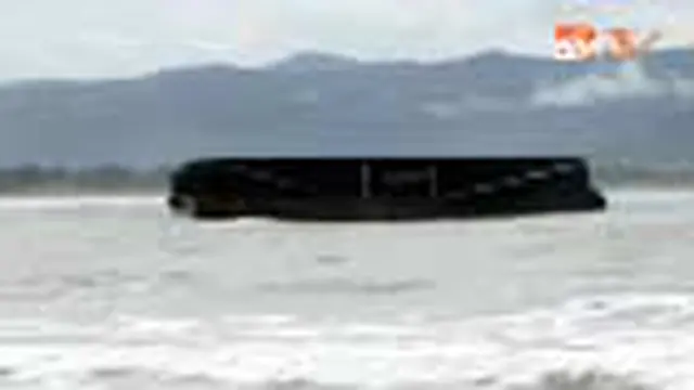 Cuaca Buruk, Kapal Tongkang Kandas
