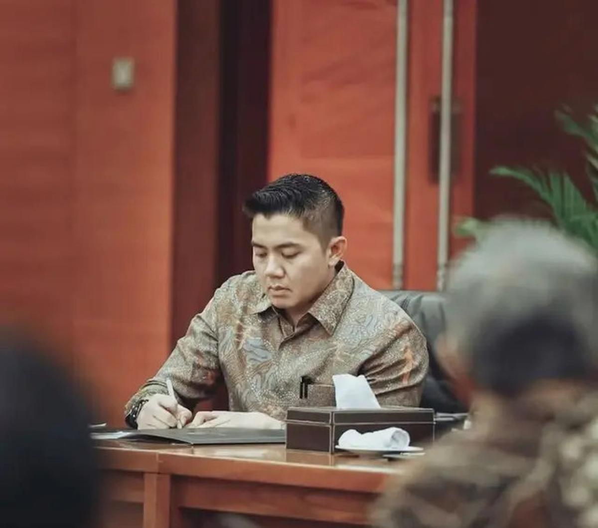 Ternyata Segini Gaji Seskab Teddy Indra Wijaya Usai Naik Pangkat jadi Letkol