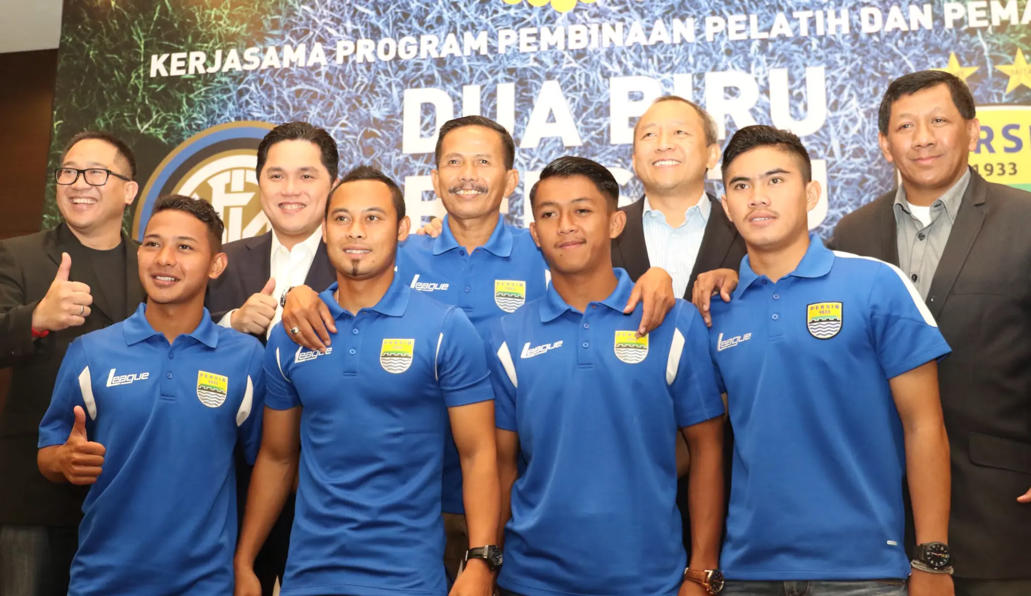 Djanur bersama Skuat Persib (Istimewa)