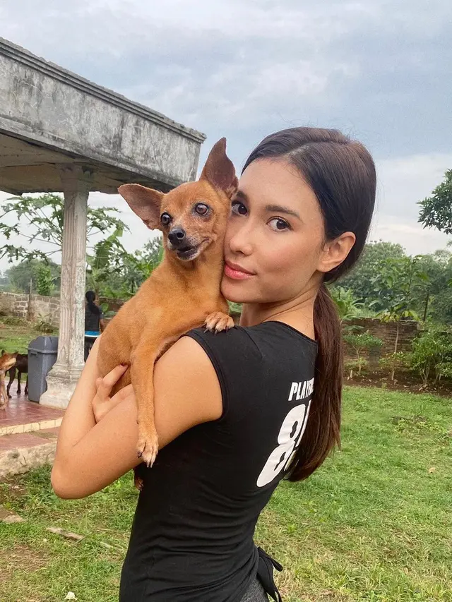 Dikabarkan Kabur dari Rumah, Ini 6 Potret Frederika Cull Puteri Indonesia 2019