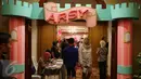 Suasana pintu masuk pesta ulang tahun Arsy Addara Musicia Nurhermansyah yang ke 1 di Mercantile Athletic Club WTC 1, Jakarta, Kamis (17/12/2015). Pesta bernuansa kerajaan tersebut berlangsung mewah dan meriah (Liputan6.com/Herman Zakharia)
