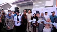 Suasana Haru Saat Keluarga Korban Kerusuhan Makassar Terima Bantuan Rumah