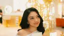 Belum genap 20 tahun, Naura Ayu tampil kian dewasa dengan gaya busananya yang feminin elegan [@naura.ayu]
