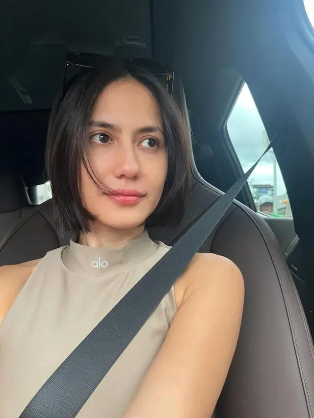 Pevita Pearce memotong rambutnya menjadi pendek