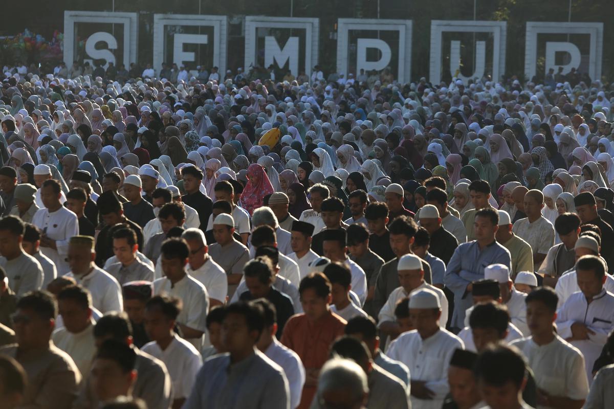 FOTO: Ribuan Jemaah Muhammadiyah Salat Idul Fitri di Bogor