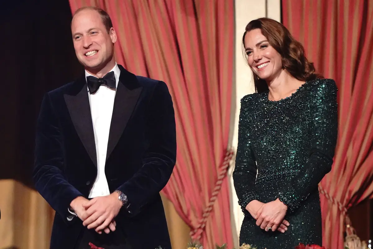 Cantiknya Kate Middleton Kenakan Gaun Hijau di Royal Variety Performance