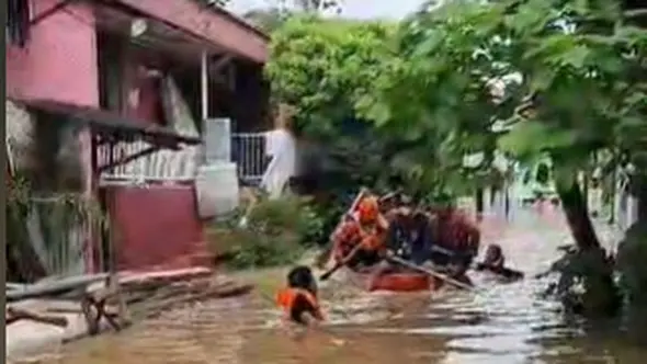 Kawasan Cililitan, Jakarta Timur banjir. (Radityo).