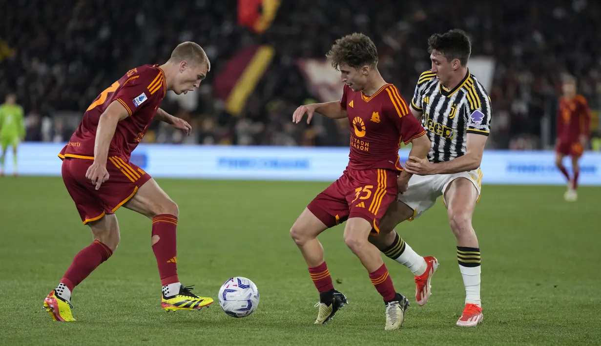 Lalu Juventus kini mengantongi 66 poin dan berada di posisi tiga.  (AP Photo/Andrew Medichini)