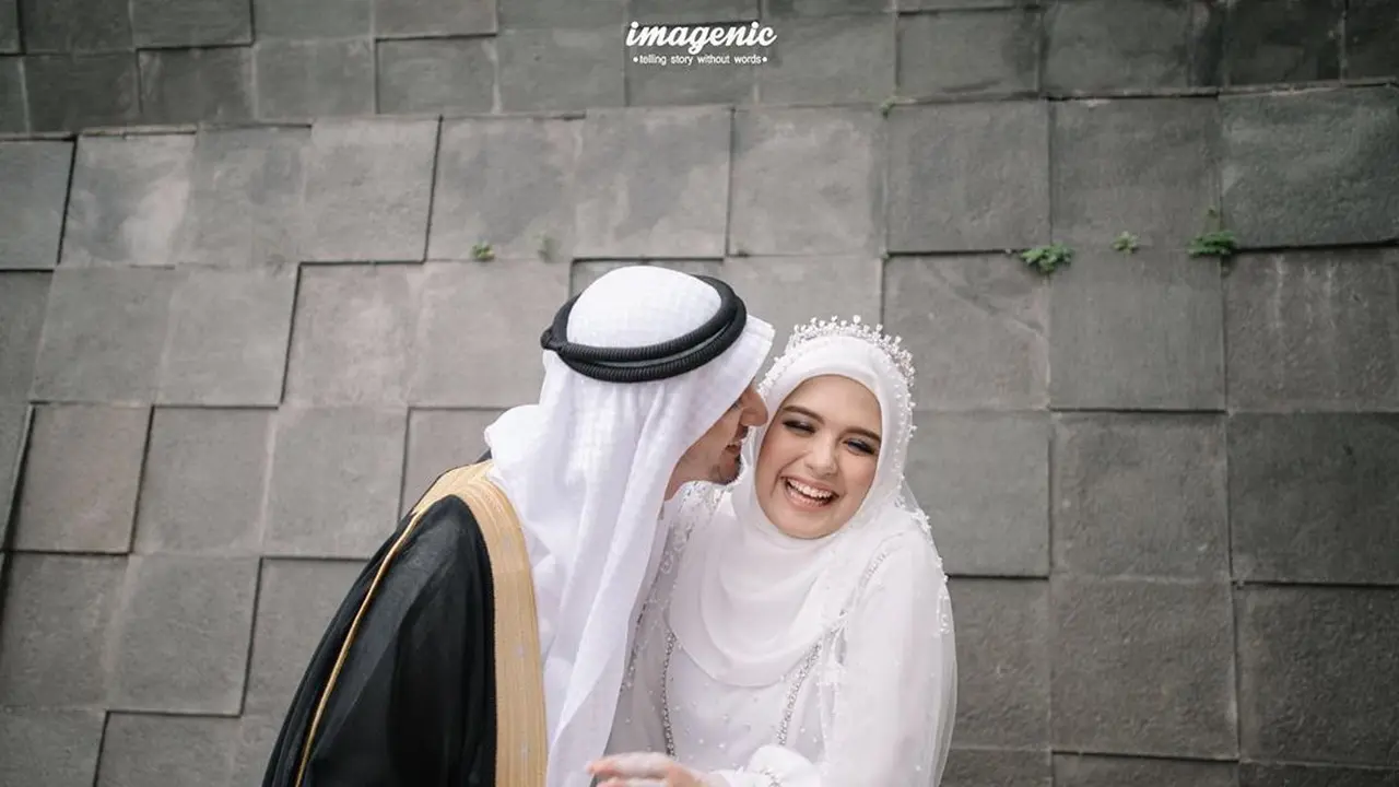 [Fimela] Vebby Palwinta dan Razi Bawazier