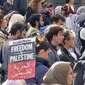 Setelah Turunkan Bendera Israel, Warga Muslim dan Non Muslim Sheffield Kembali Lakukan Demo di Balai Kota (doc: Dian Mayasari, Teaching Associate, Sheffield University Management School)