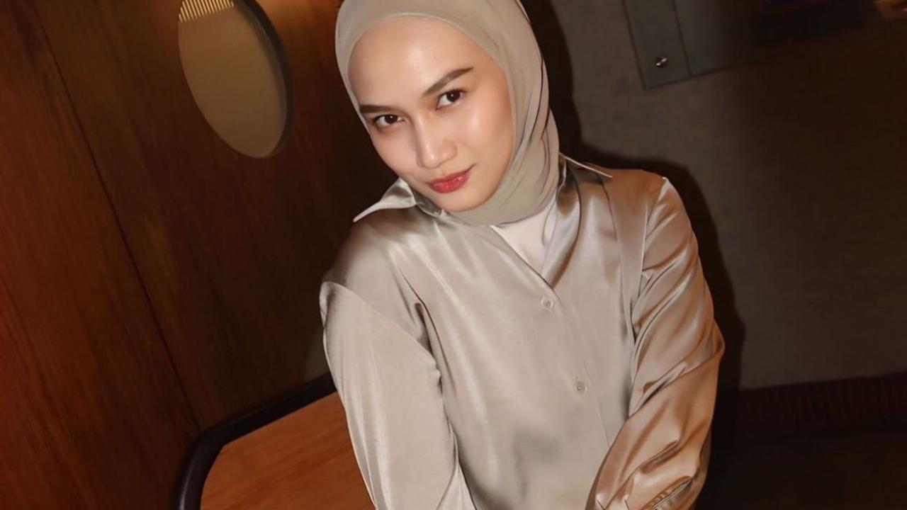 5 Potret Melody Laksani Tampil Memikat di Ulang Tahun ke-33, Ini Penampilannya