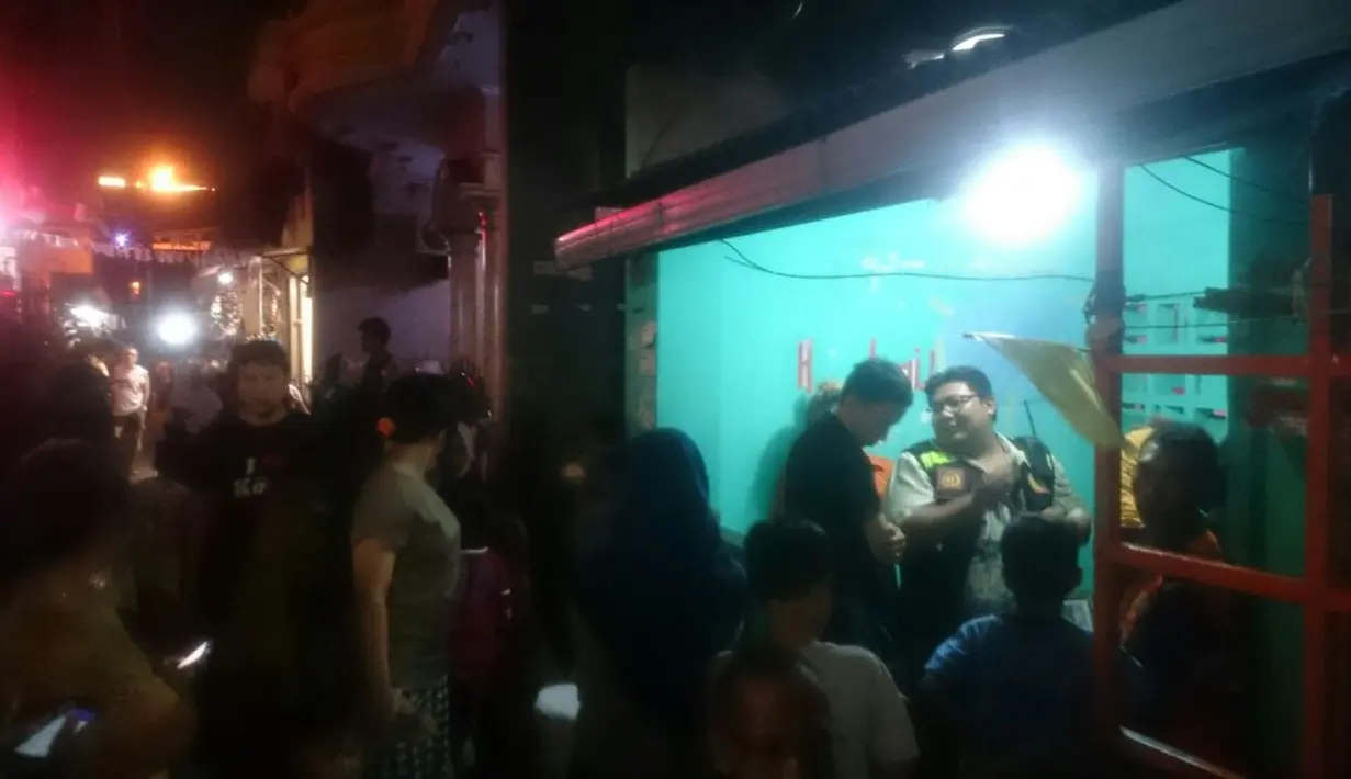 Meski telah bermain di beberapa film dan sinetron, kondisi kehidupannya sangat memprihatinkan. Ia banting tulang demi anak dan cucunya. Beberapa waktu lalu, juga diundang dalam sebuah acara dan bercerita kesulitan yang dialami. (Bambang E Ros/Bintang.com)