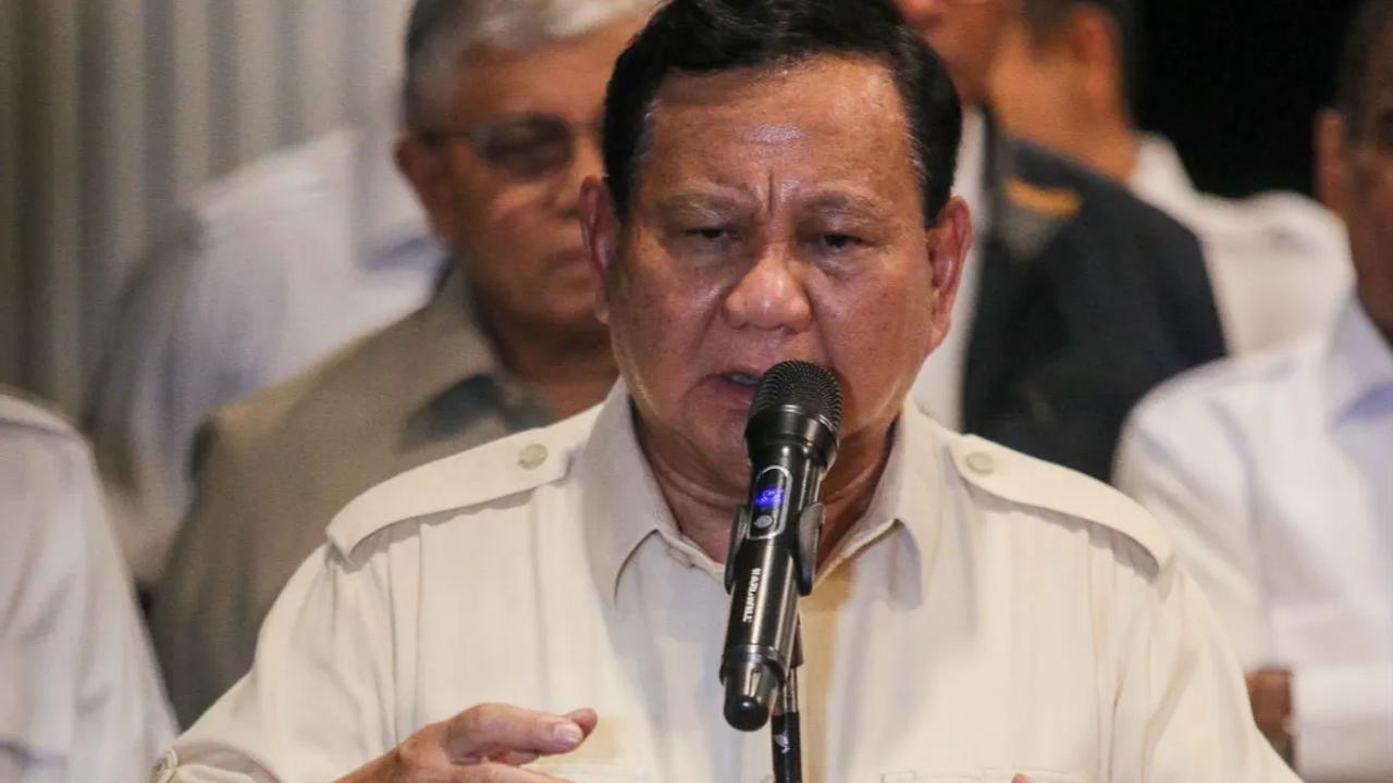 Kemudian, di sisi lain, jika pada putaran kedua, Prabowo berhadapan dengan Anies, maka bisa dipastikan suara para pendukung Ganjar akan beralih kepada Prabowo.&nbsp;<br>