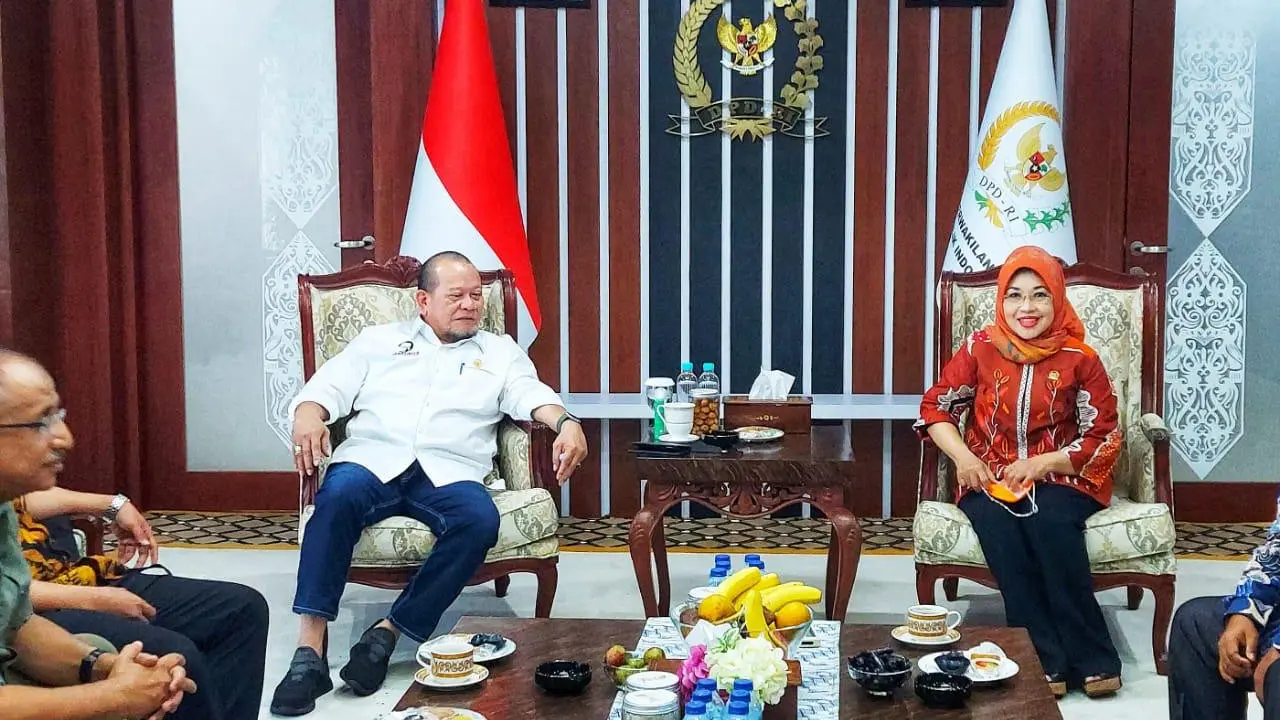 Jadi Simbol Budaya Madura, Ketua DPD RI Berharap Kelestarian Karapan Sapi Dijaga