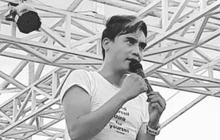 Momen Charly Van Houten Vokalis Setia Band Makan di Pinggir Jalan, Netizen Malah Heboh Sebut 'Artis Kampungan