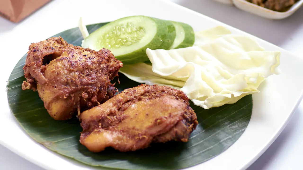 Menu Nasi Bebek Khas ala Madura dari BEKS yang patut dicicipi.