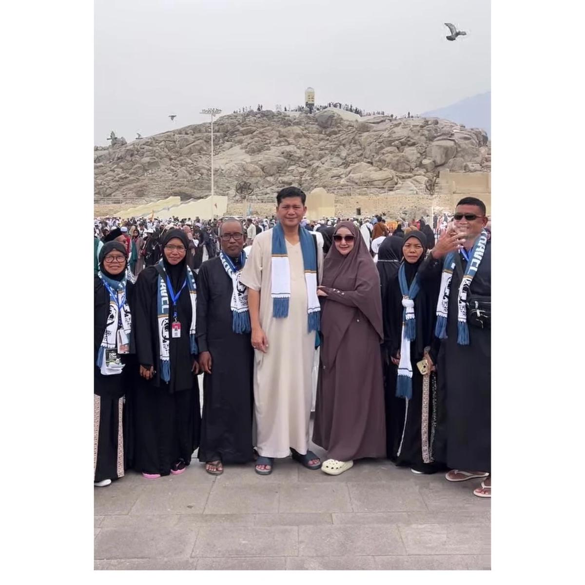 Bupati Aceh Selatan Mirwan MS Umrah dengan Istri