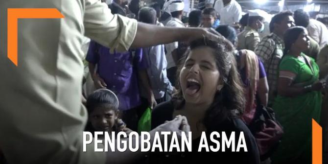 VIDEO: Obati Asma, Warga India Telan Ikan Hidup-Hidup