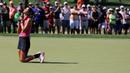 Ekspresi Michelle Wie setelah bola yang dipukulnya meleset dalam babak ketiga Turnamen Golf Wanita AS Terbuka di Lancaster Country Club, AS. (11/7/2015). (AP Photo/Frank Franklin II)