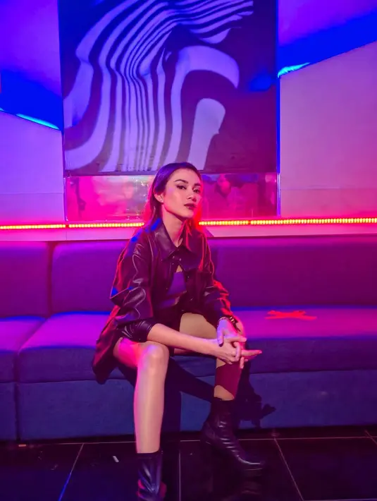 (Instagram/darathevirgin)