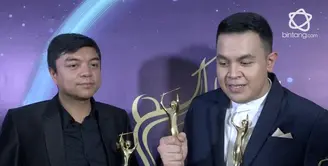 Penyanyi muda asal kota Bandung ini berhasil mendapatkan banyak penghargaan tinggi di ajang AMI Awards 2017.