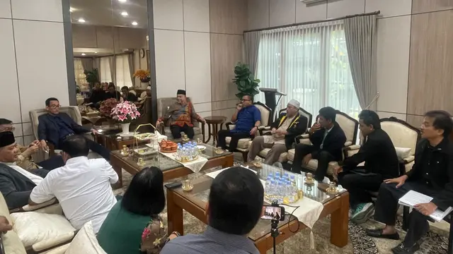 Denny Siap Laporkan Dugaan Pasal Selundupan ke DKPP