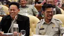 Menteri Pertanian Syahrul Yasin Limpo (kanan) saat rapat kerja dengan Komisi IV DPR di Gedung Nusantara, Kompleks Parlemen, Senayan, Jakarta, Senin (17/2/2020). Rapat ini tindak lanjut dari Rapat Dengar Pendapat (RDP) sebelumnya terkait program kerja tahun anggaran 2020. (Liputan6.com/Johan Tallo)