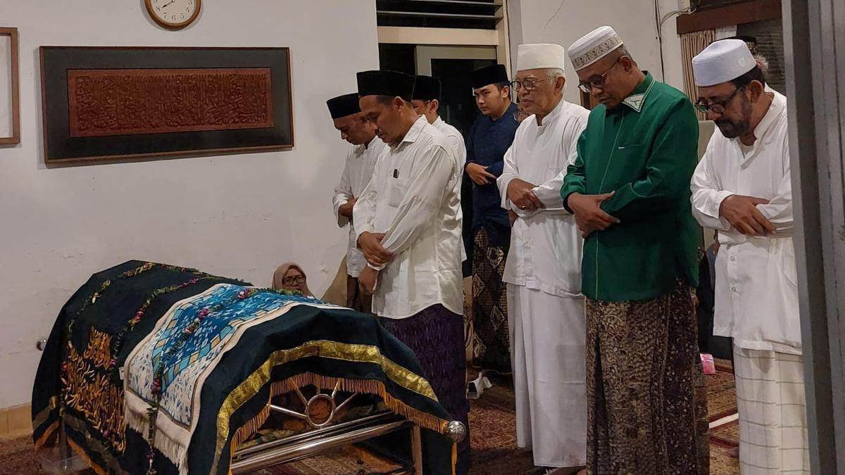 Top 3 Islami: Orangtua Tidak Pernah Sholat Meninggal, Apa Bisa Diganti Fidyah? Simak Gus Baha, UAH tentang Sholat Tahajud usai Witir