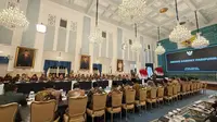 Presiden Prabowo pimpin sidang kabinet paripurna satu tahun pemerintahan. (Liputan6.com/Lizsa Egeham)
