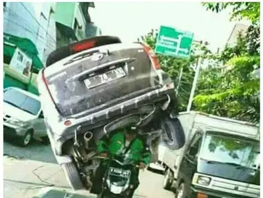 Driver ojolnya titisan superman. (Source: id.pinterest.com)