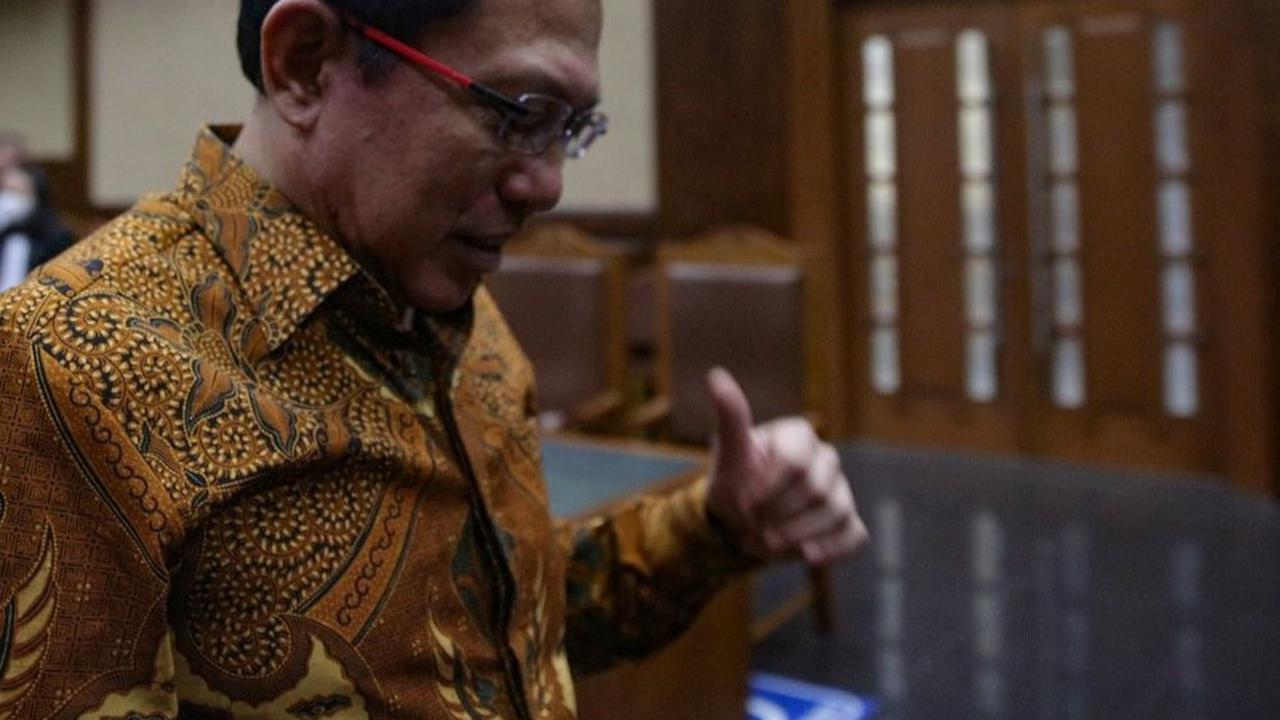 Namun jika seandainya terdakwa tidak membayar uang pengganti paling lama satu bulan setelah putusan, maka harta bendanya disita oleh jaksa dan dilelang sebagai uang pengganti. Foto: merdeka.com / Arie Basuki