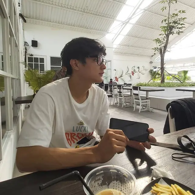 6 Potret Andy William Bintang Sinetron 'Keajaiban Cinta', Bak Idol Kpop