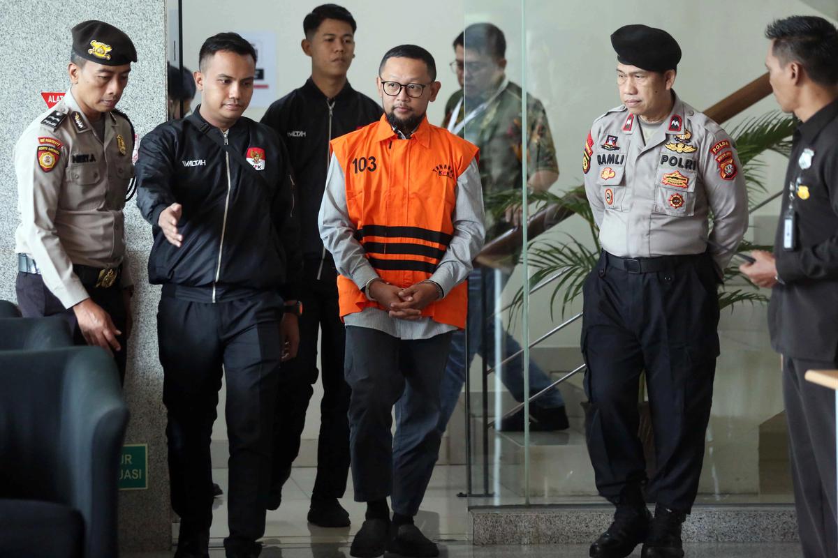 FOTO: Gus Alex Menyusul Yaqut Masuk Tahanan KPK