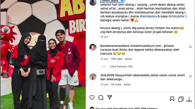 Umi Pipik Pinjam Jersey Mantu Saat Hadir ke Acara Ulang Tahun Abang L Putra Rizky Billar dan Lesti Kejora. (instagram.com/_ummi_pipik_)