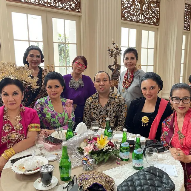 Tata Cahyani dan Keluarga Cendana