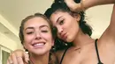 Dilansir dari HollywoodLife, Kylie Jenner kini lebih menyukai bibirnya yang lebih lembut dan natural. (instagram/kyliejenner)